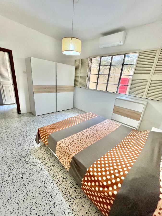 Camag Apartment - Very Close To Airport Birżebbuġa Kültér fotó