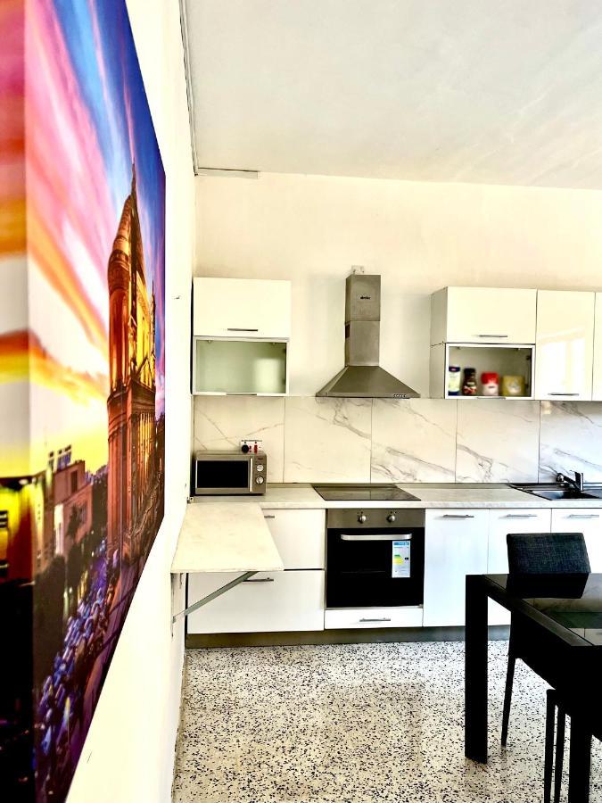 Camag Apartment - Very Close To Airport Birżebbuġa Kültér fotó